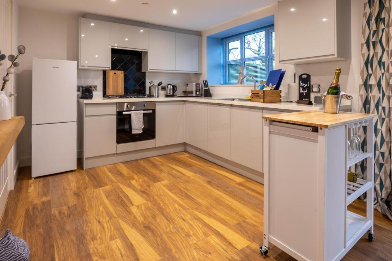 Caer Fedwen Barns Clwyd Cottage Two Bed, Barn Conversion With Private Hot Tub Bodfari ภายนอก รูปภาพ